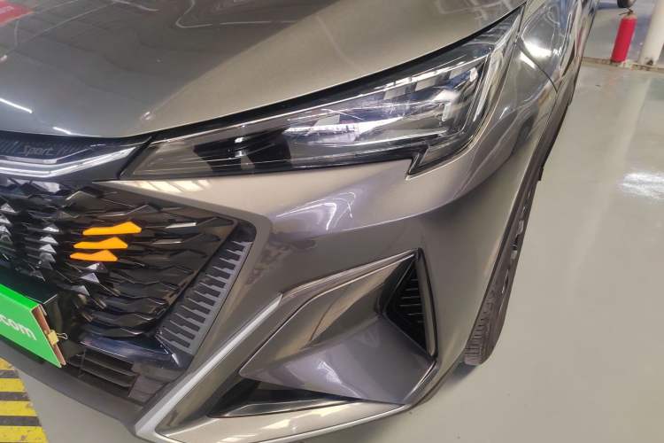 Used CHANGAN OSHAN X5 PLUS 2023 Revised 1.5T DCT Pioneer Edition Left Front Headlight