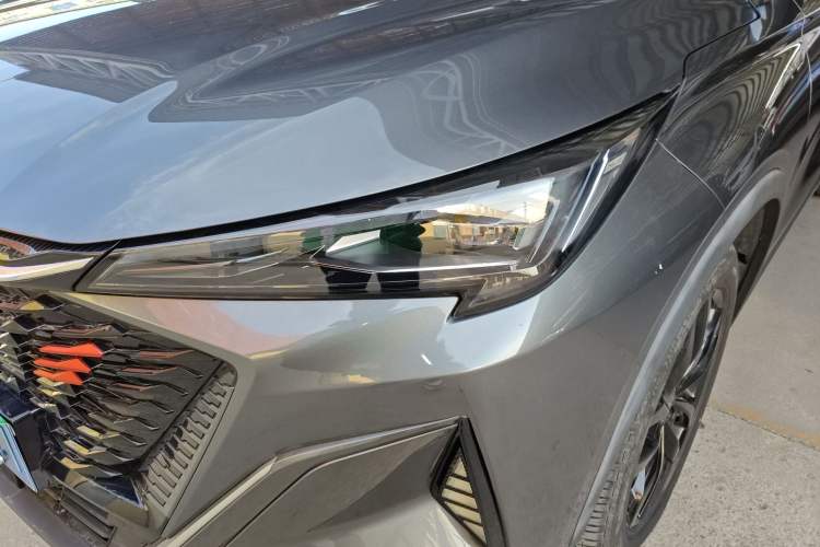 Used CHANGAN OSHAN X5 PLUS 2023 Revised Version 1.5T DCT Navigation Edition Left Front Headlight