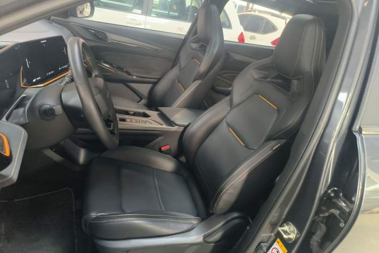 Used CHANGAN OSHAN X5 PLUS 2023 Revised 1.5T DCT Excellence Edition Left Front Seat