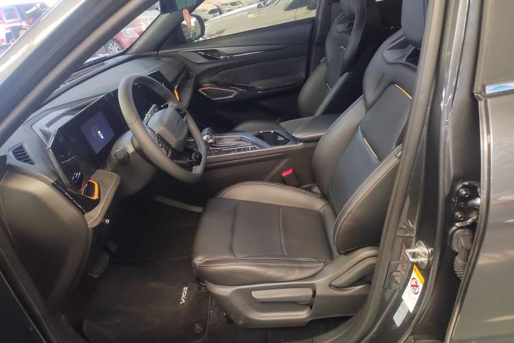 Used CHANGAN OSHAN X5 PLUS 2023 Revised 1.5T DCT Pioneer Edition Left Front Seat