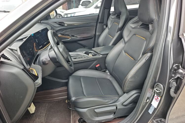Used CHANGAN OSHAN X5 PLUS 2023 Revised 1.5T DCT Pioneer Edition Left Front Seat
