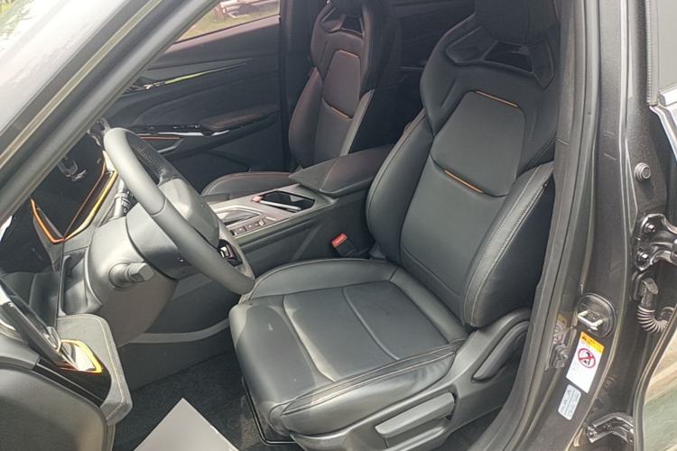 Used CHANGAN OSHAN X5 PLUS 2023 Revised 1.5T DCT Pioneer Edition Left Front Seat