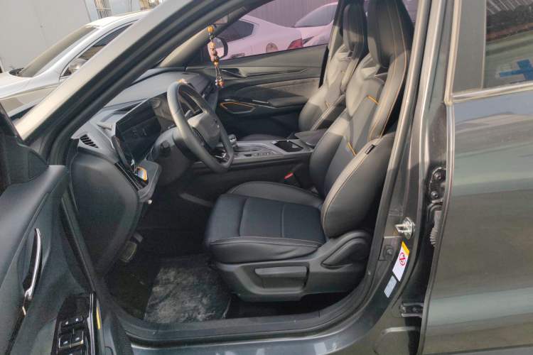 Used CHANGAN OSHAN X5 PLUS 2023 Revised 1.5T DCT Pioneer Edition Left Front Seat