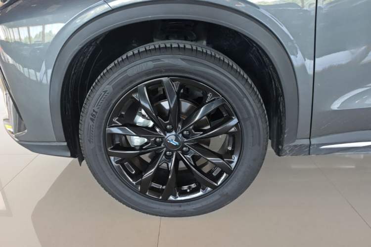 Used CHANGAN OSHAN X5 PLUS 2023 Revised Version 1.5T DCT Navigation Edition Left Front Wheel Hub