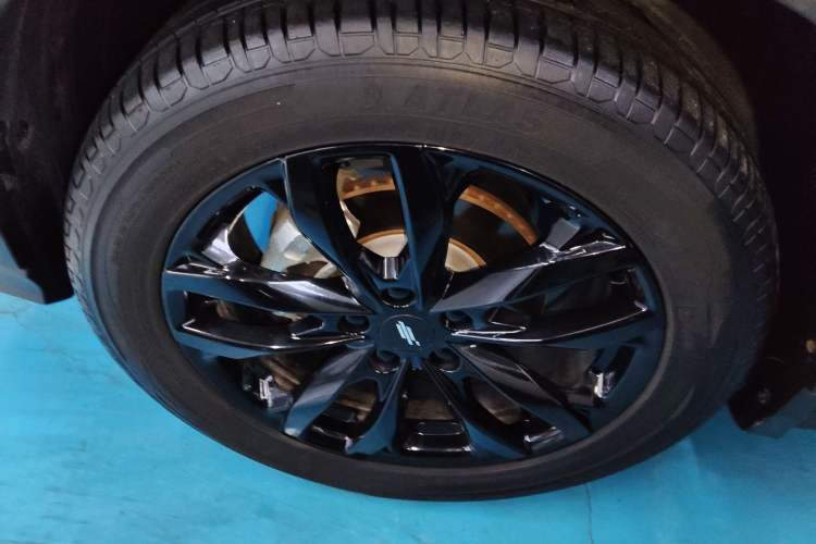 Used CHANGAN OSHAN X5 PLUS 2023 Revised 1.5T DCT Pioneer Edition Left Front Wheel Hub