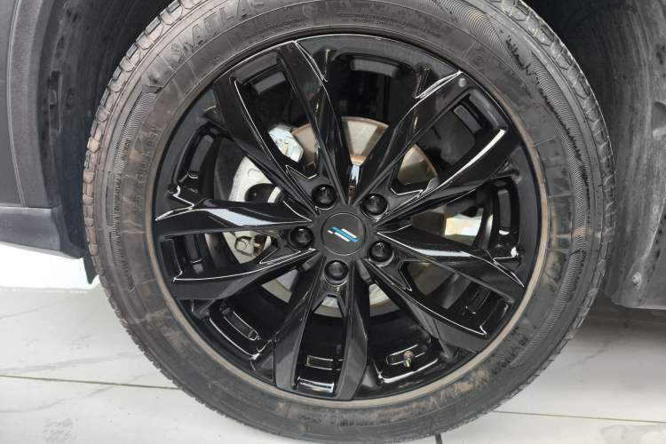 Used CHANGAN OSHAN X5 PLUS 2023 1.5T DCT Navigation Edition Left Front Wheel Hub