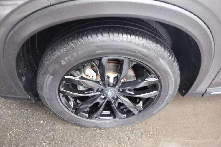 Used CHANGAN OSHAN X5 PLUS 2023 1.5T DCT Excellence Edition Left Front Wheel Hub