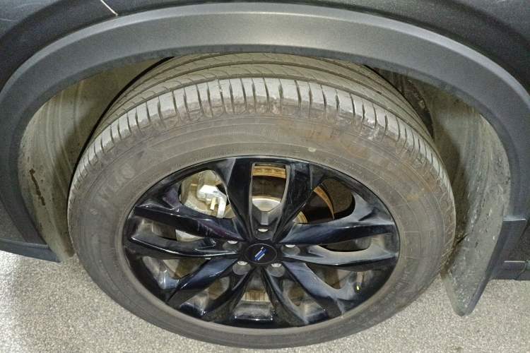 Used CHANGAN OSHAN X5 PLUS 2023 Revised Version 1.5T DCT Navigation Edition Left Front Wheel Hub