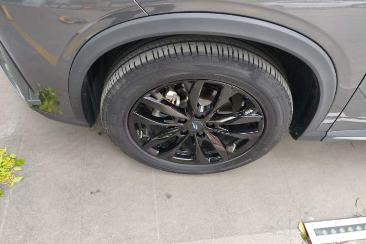Used CHANGAN OSHAN X5 PLUS 2023 Revised Version 1.5T DCT Navigation Edition Left Front Wheel Hub