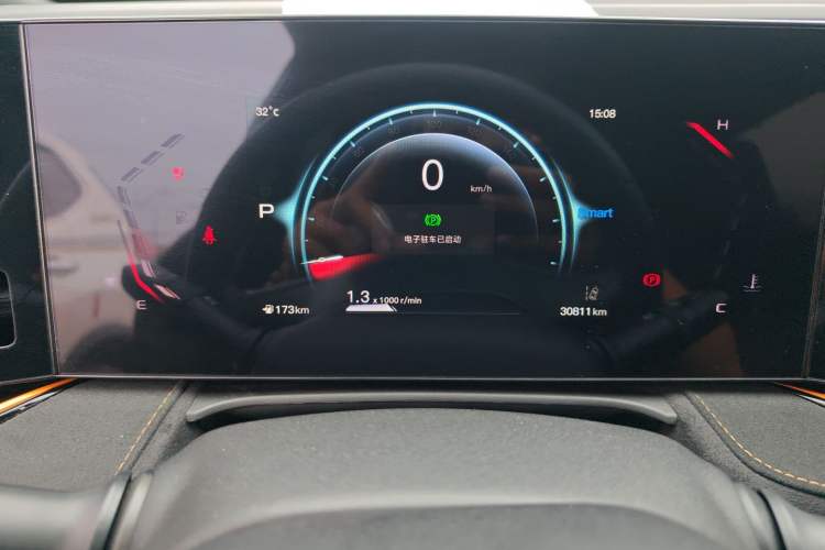 Used CHANGAN OSHAN X5 PLUS 2023 1.5T DCT Excellence Edition Odometer Close Up