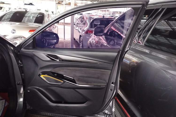 Used CHANGAN OSHAN X5 PLUS 2023 1.5T DCT Excellence Edition Right Front Door Interior