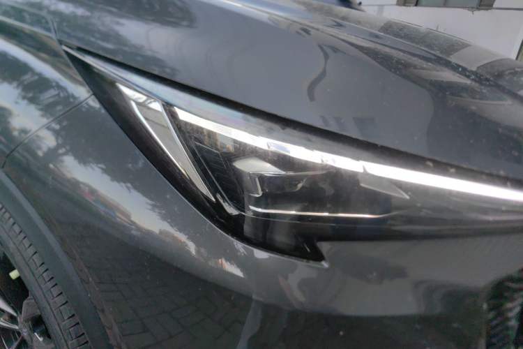 Used CHANGAN OSHAN X5 PLUS 2023 Revised Version 1.5T DCT Navigation Edition Right Front Headlight