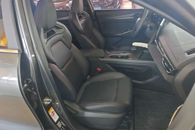 Used CHANGAN OSHAN X5 PLUS 2023 Revised Version 1.5T DCT Navigation Edition Right Front Seat