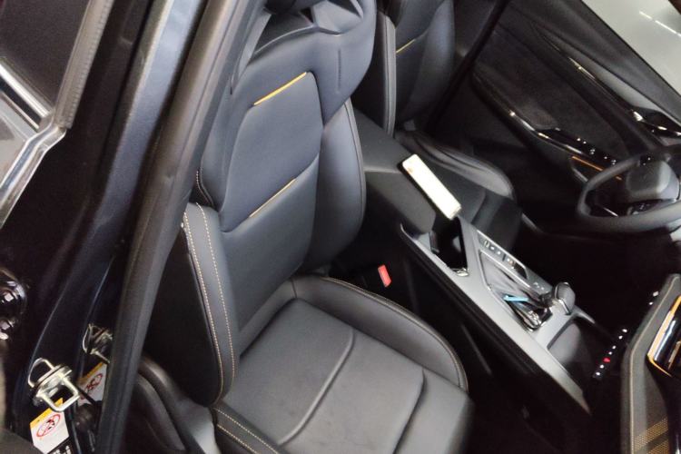 Used CHANGAN OSHAN X5 PLUS 2023 Revised 1.5T DCT Pioneer Edition Right Front Seat