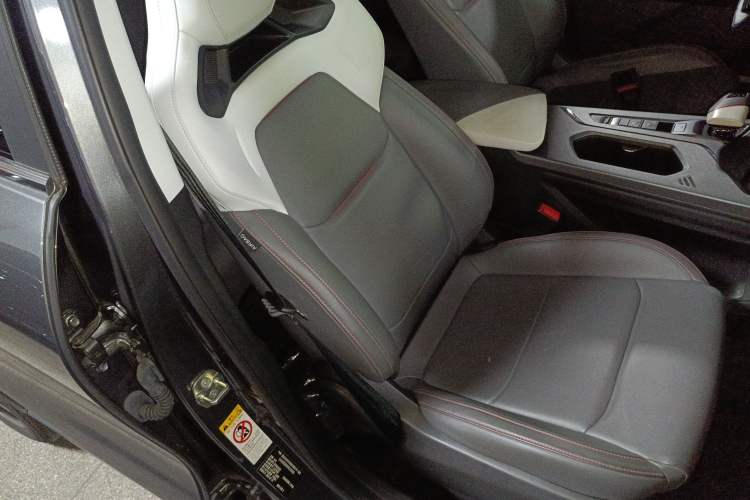 Used CHANGAN OSHAN X5 PLUS 2023 Revised Version 1.5T DCT Navigation Edition Right Front Seat