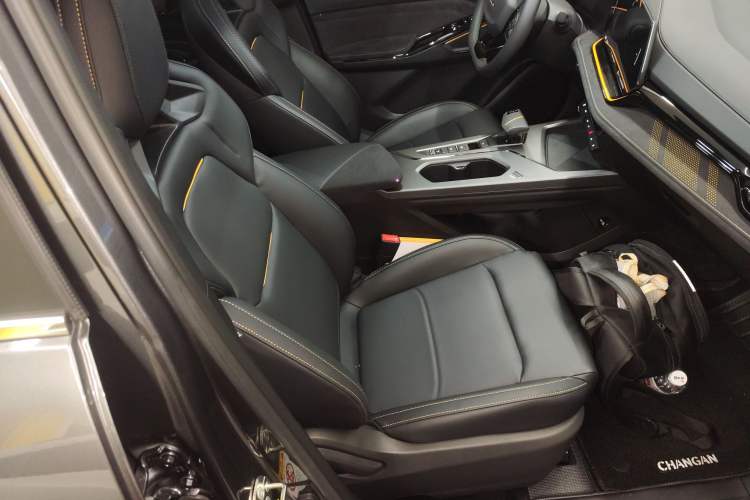 Used CHANGAN OSHAN X5 PLUS 2023 Revised 1.5T DCT Excellence Edition Right Front Seat