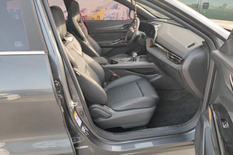 Used CHANGAN OSHAN X5 PLUS 2023 Revised 1.5T DCT Pioneer Edition Right Front Seat