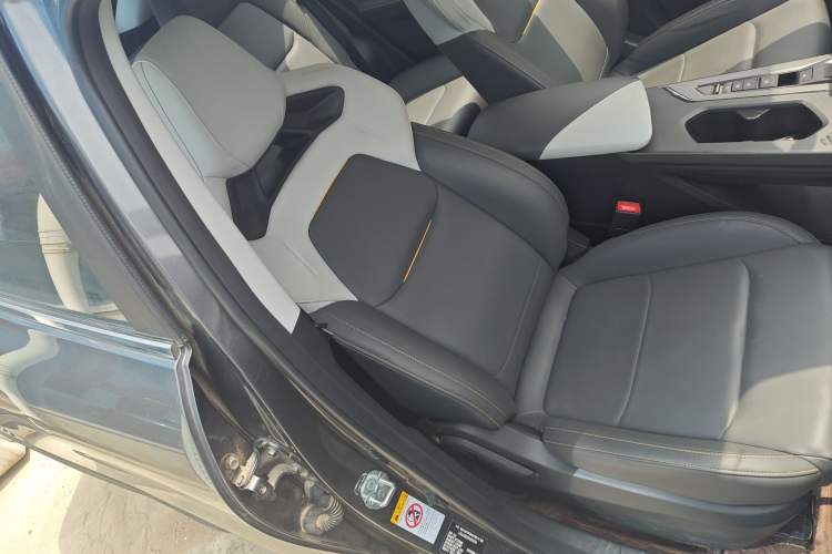 Used CHANGAN OSHAN X5 PLUS 2023 1.5T DCT Smart & Fun AI Edition Right Front Seat