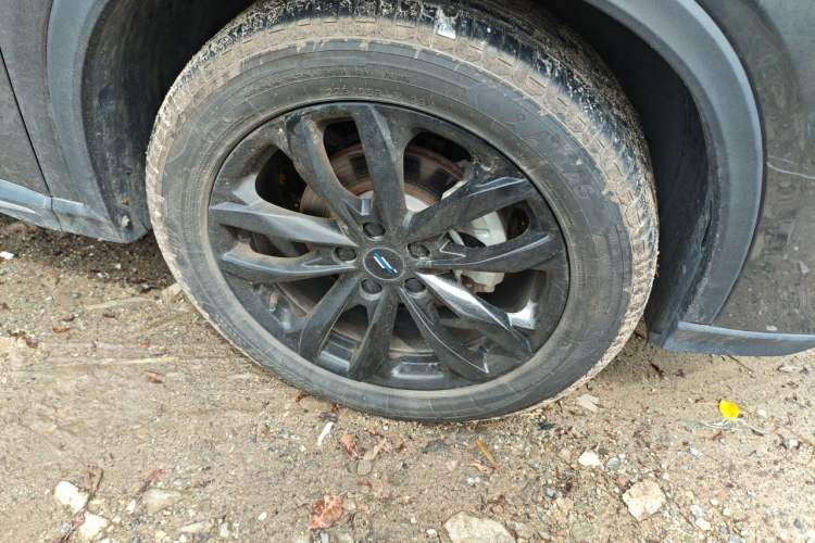 Used CHANGAN OSHAN X5 PLUS 2023 1.5T DCT Pioneer Edition Right Front Wheel Hub