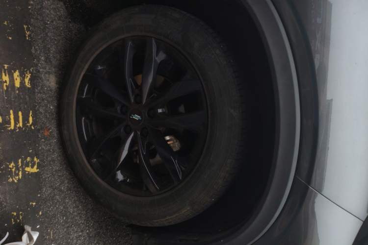 Used CHANGAN OSHAN X5 PLUS 2023 1.5T DCT Pioneer Edition Right Front Wheel Hub