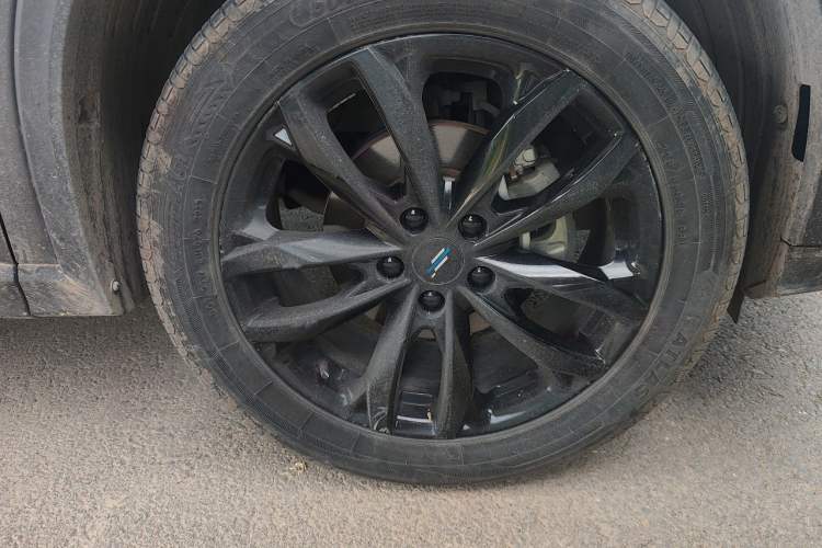 Used CHANGAN OSHAN X5 PLUS 2023 Revised 1.5T DCT Pioneer Edition Right Front Wheel Hub