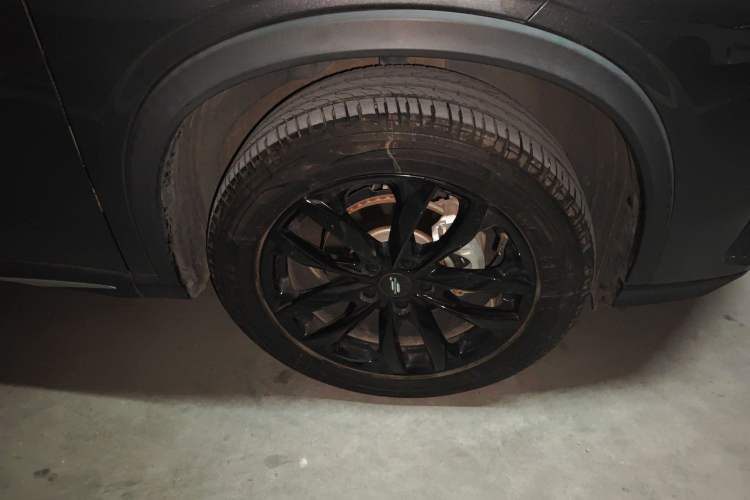 Used CHANGAN OSHAN X5 PLUS 2023 1.5T DCT Pioneer Edition Right Front Wheel Hub