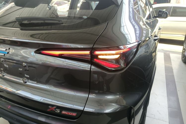 Used CHANGAN OSHAN X5 PLUS 2023 1.5T DCT Excellence Edition Right Rear Taillight