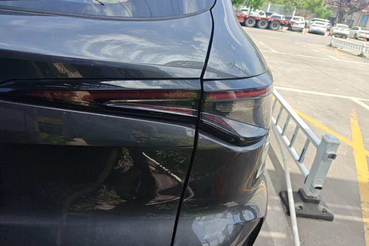 Used CHANGAN OSHAN X5 PLUS 2023 1.5T DCT Pioneer Edition Dynamic Version Right Rear Taillight