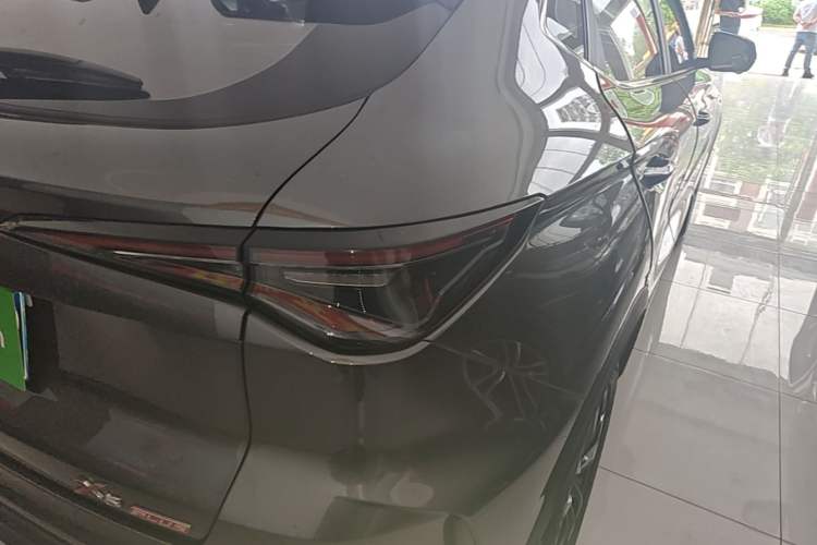 Used CHANGAN OSHAN X5 PLUS 2023 1.5T DCT Navigation Edition Right Rear Taillight