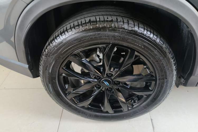 Used CHANGAN OSHAN X5 PLUS 2023 1.5T DCT Excellence Edition Right Rear Wheel Hub