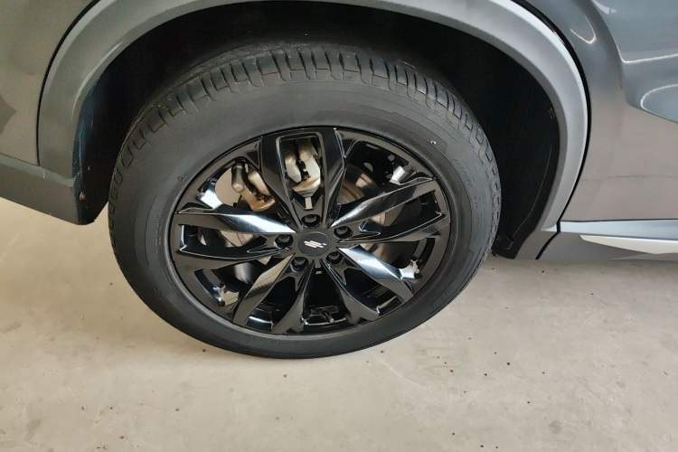 Used CHANGAN OSHAN X5 PLUS 2023 1.5T DCT Excellence Edition Right Rear Wheel Hub
