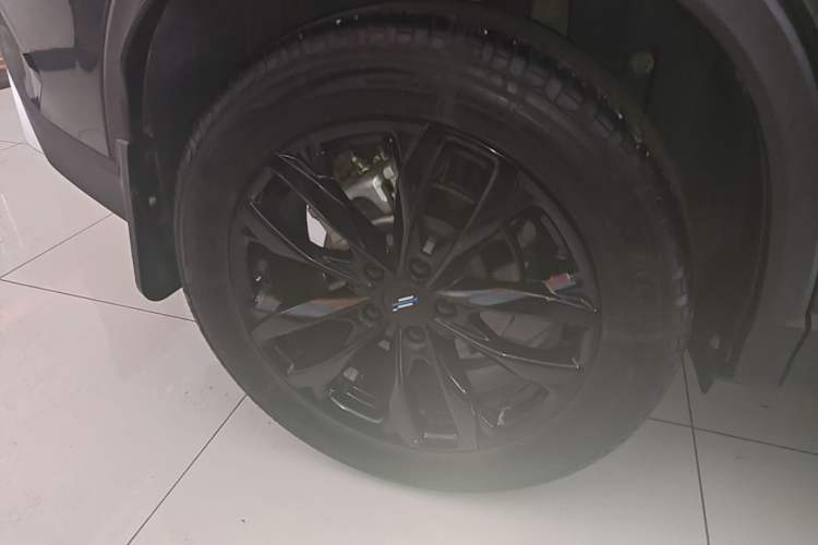 Used CHANGAN OSHAN X5 PLUS 2023 1.5T DCT Navigation Edition Right Rear Wheel Hub