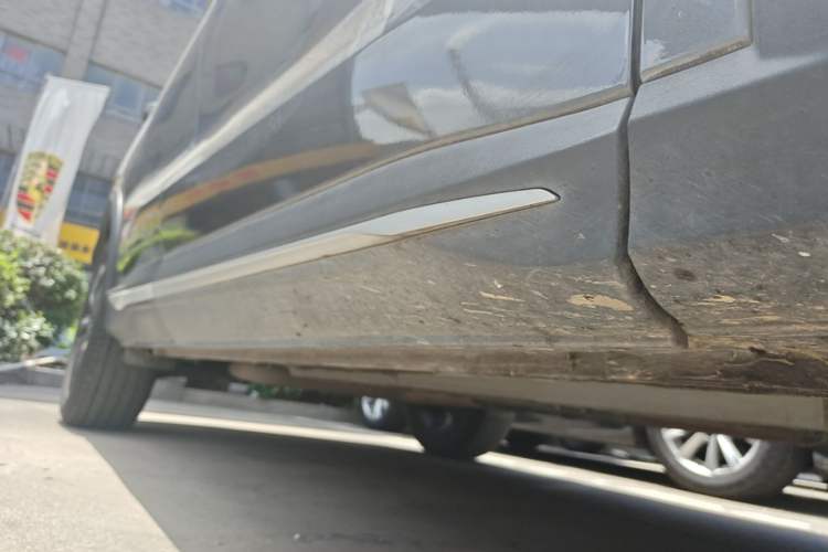 Used CHANGAN OSHAN X5 PLUS 2023 1.5T DCT Pioneer Edition Dynamic Version Right Side Sill