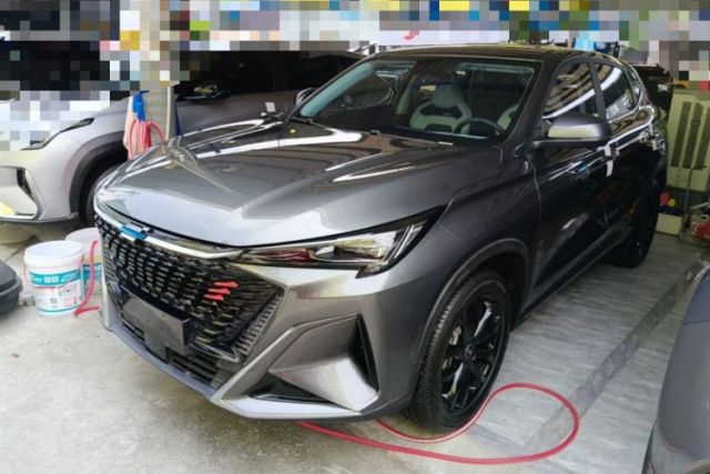 Ojetý CHANGAN OSHAN X5 PLUS 2023 1.5T DCT Navigation Edition