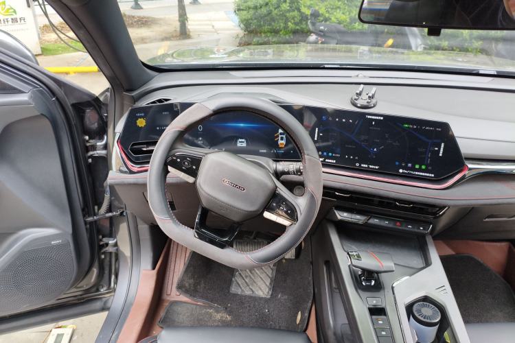 Used CHANGAN OSHAN X5 PLUS 2023 Revised Version 1.5T DCT Navigation Edition Steering Wheel