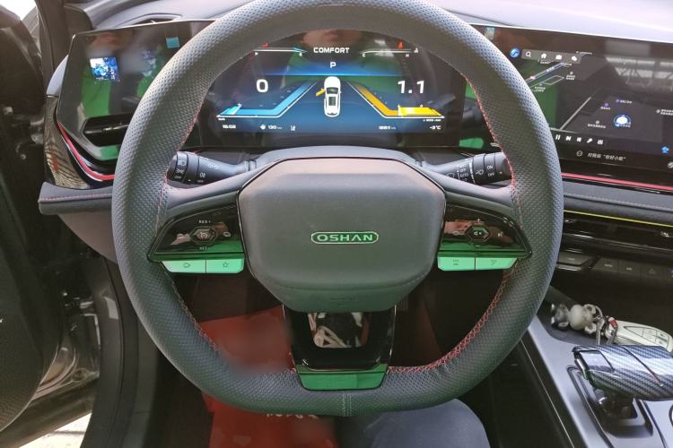 Used CHANGAN OSHAN X5 PLUS 2023 Revised Version 1.5T DCT Navigation Edition Steering Wheel
