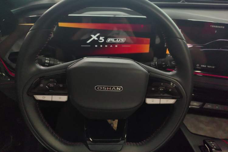 Used CHANGAN OSHAN X5 PLUS 2023 Revised Version 1.5T DCT Navigation Edition Steering Wheel