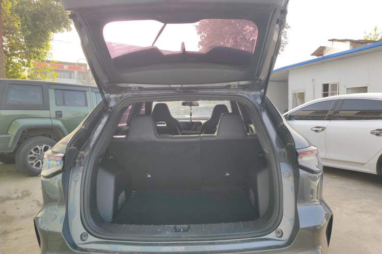 Used CHANGAN OSHAN X5 PLUS 2023 Revised 1.5T DCT Pioneer Edition Trunk