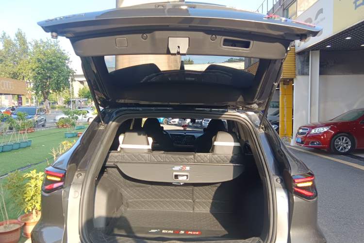Used CHANGAN OSHAN X5 PLUS 2023 Revised 1.5T DCT Pioneer Edition Trunk