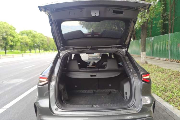 Used CHANGAN OSHAN X5 PLUS 2023 Revised 1.5T DCT Pioneer Edition Trunk