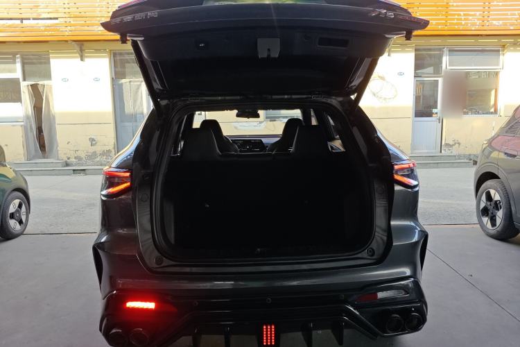 Used CHANGAN OSHAN X5 PLUS 2023 Revised Version 1.5T DCT Navigation Edition Trunk