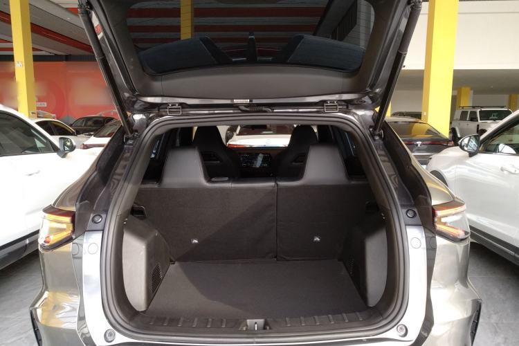 Used CHANGAN OSHAN X5 PLUS 2023 Revised Version 1.5T DCT Navigation Edition Trunk