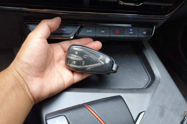Used CHANGAN OSHAN X5 PLUS 2023 1.5T DCT Navigation Edition Vehicle Key