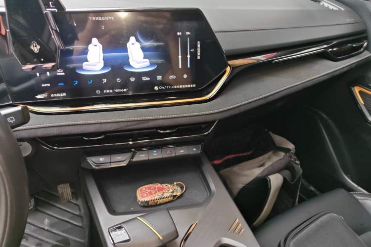 Used CHANGAN OSHAN X5 PLUS 2023 1.5T DCT Excellence Edition Audio And AC Panel