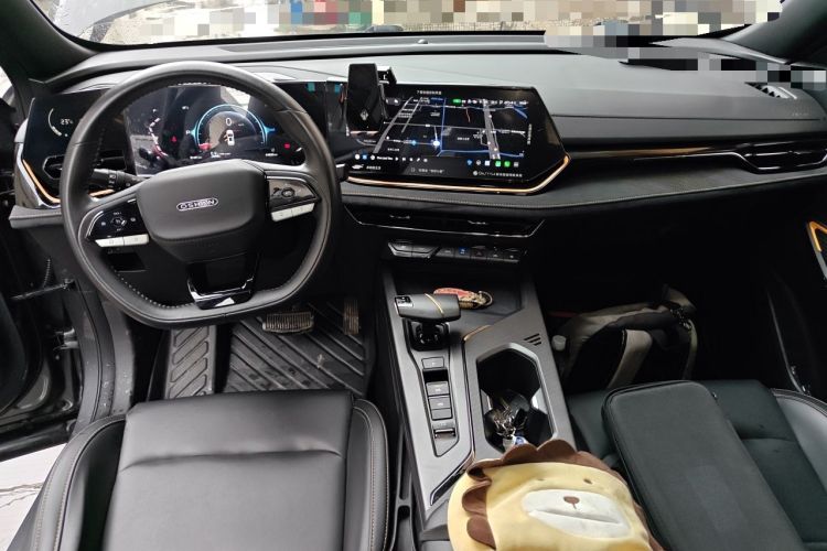 Used CHANGAN OSHAN X5 PLUS 2023 1.5T DCT Excellence Edition Center Console