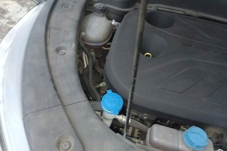 Used CHANGAN OSHAN X5 PLUS 2023 1.5T DCT Pioneer Edition Engine Bay Right