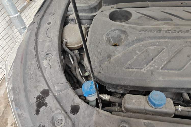 Used CHANGAN OSHAN X5 PLUS 2023 1.5T DCT Excellence Edition Engine Bay Right