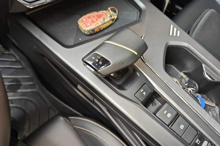 Used CHANGAN OSHAN X5 PLUS 2023 1.5T DCT Excellence Edition Gear Lever