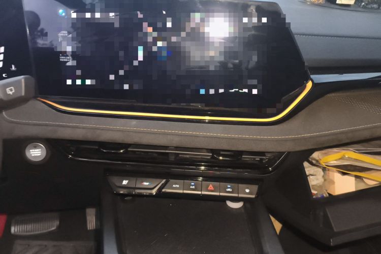 Used CHANGAN OSHAN X5 PLUS 2023 1.5T DCT Excellence Edition Audio And AC Panel