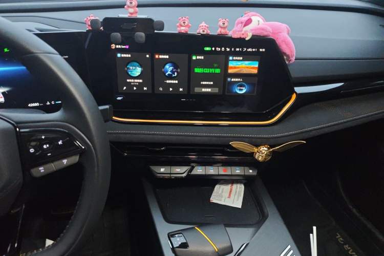 Used CHANGAN OSHAN X5 PLUS 2023 Revised 1.5T DCT Smart & Fun AI Edition Audio And AC Panel